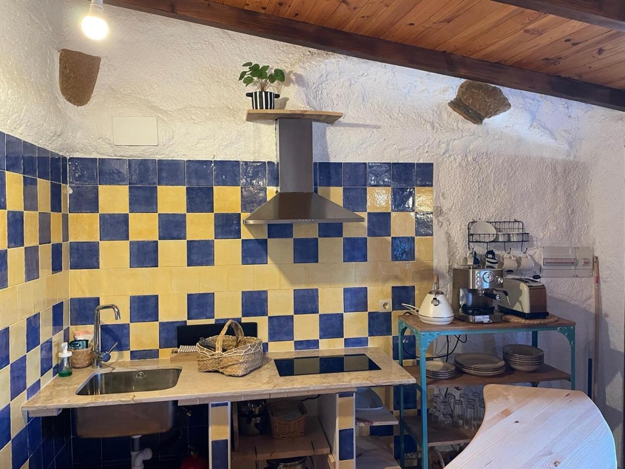 Aparthotel Cuevas El Atochal Origenes