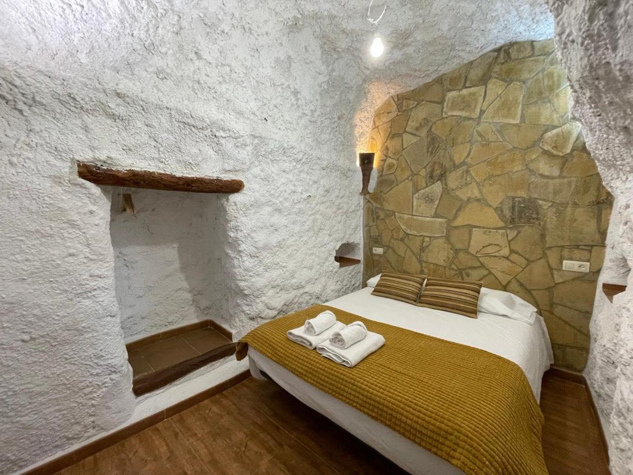 Aparthotel Cuevas El Atochal Origenes